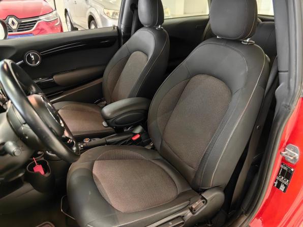 Mini Hatch III (F55/F56) Рестайлинг с пробегом 2019 года, цена 1 499 000 рублей, 143151 км, хэтчбек, Автокод Объявления