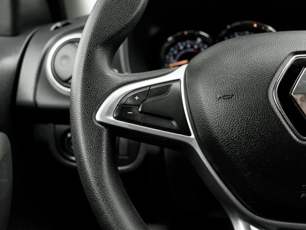 Renault Logan II Рестайлинг с пробегом 2018 года, цена 930 000 рублей, 139083 км, седан, Автокод Объявления