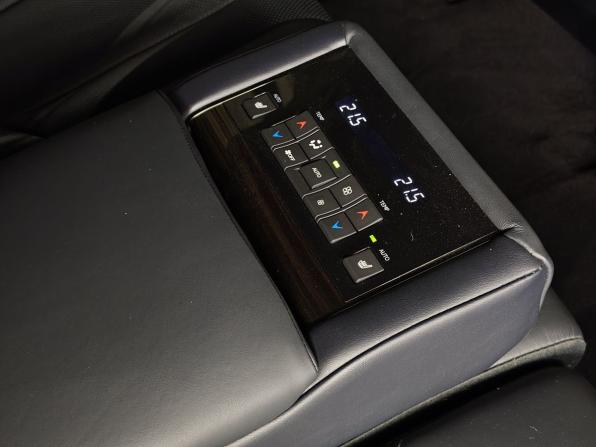 Lexus LX III Рестайлинг 2 с пробегом 2020 года, цена 8 871 000 рублей, 112771 км, внедорожник, Автокод Объявления