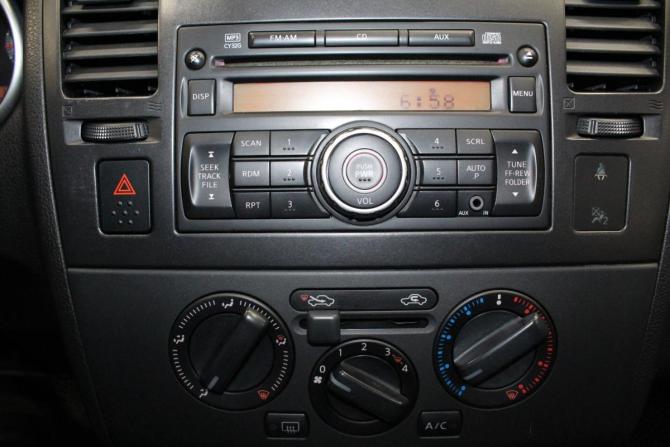 Nissan Tiida I Рестайлинг с пробегом 2011 года, цена 649 000 рублей, 195978 км, хэтчбек, Автокод Объявления