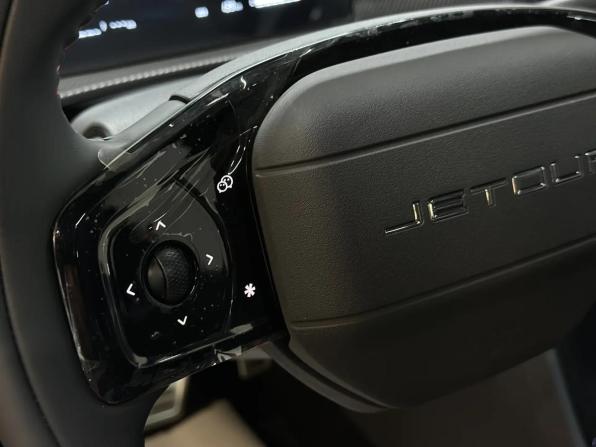JETOUR DASHING I с пробегом 2023 года, цена 2 497 000 рублей, 140 км, внедорожник, Автокод Объявления