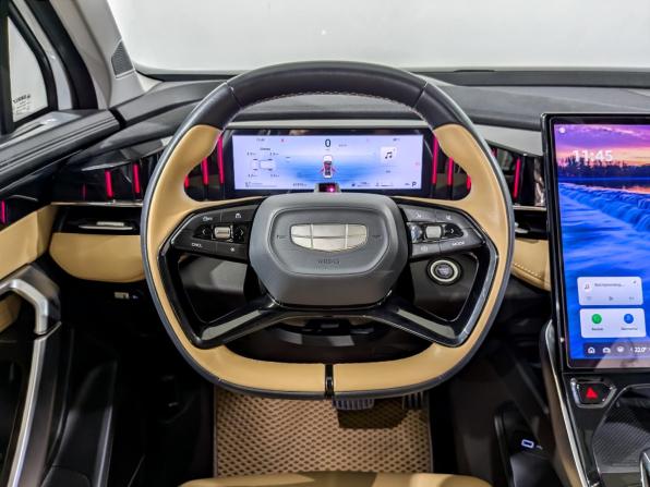 Geely Boyue L I с пробегом 2023 года, цена 2 370 000 рублей, 41973 км, внедорожник, Автокод Объявления
