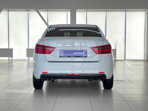 Lada (ВАЗ) Vesta I с пробегом 2018 года, цена 880 000 рублей, 121000 км, седан, Автокод Объявления