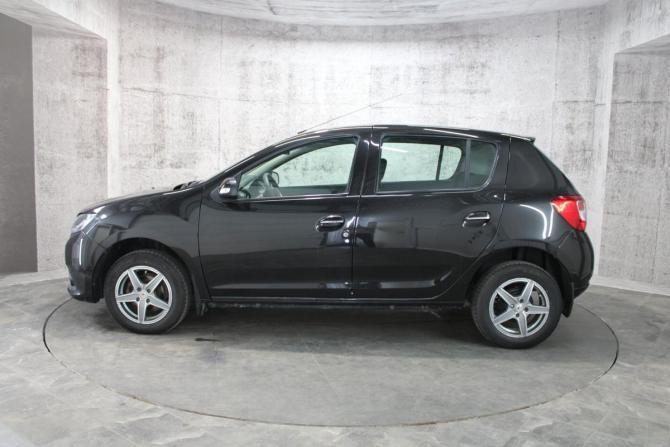 Renault Sandero II с пробегом 2015 года, цена 715 000 рублей, 161885 км, хэтчбек, Автокод Объявления