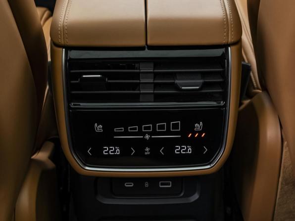 Lynk &amp; Co 09 с пробегом 2023 года, цена 4 640 000 рублей, 38218 км, внедорожник, Автокод Объявления