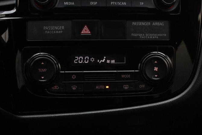 Mitsubishi Outlander III Рестайлинг 2 с пробегом 2018 года, цена 1 940 000 рублей, 154372 км, внедорожник, Автокод Объявления