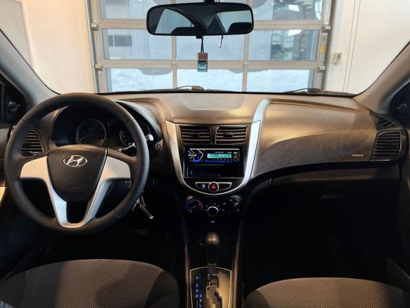Hyundai Solaris I с пробегом 2012 года, цена 675 000 рублей, 168172 км, седан, Автокод Объявления