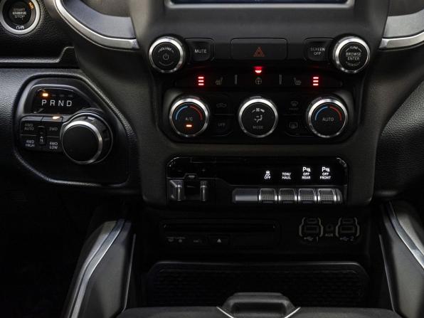 Ram 1500 V с пробегом 2019 года, цена 6 850 000 рублей, 71243 км, пикап, Автокод Объявления