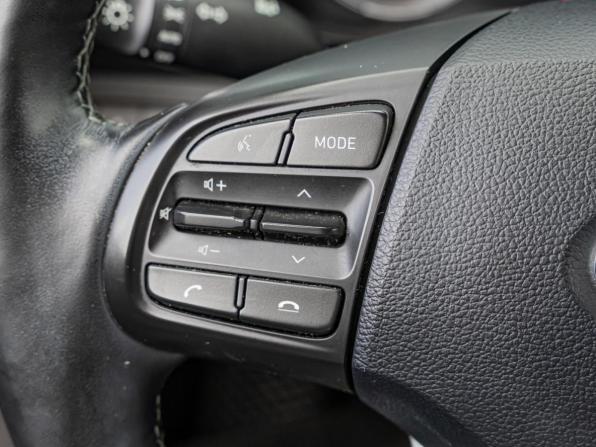 Hyundai Venue I с пробегом 2021 года, цена 1 888 000 рублей, 101950 км, внедорожник, Автокод Объявления