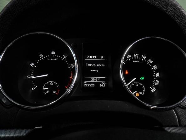 Skoda Yeti I Рестайлинг с пробегом 2013 года, цена 999 000 рублей, 227523 км, внедорожник, Автокод Объявления