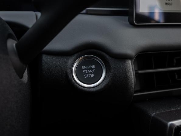 Toyota RAV4 VI (XA60) с пробегом 2026 года, цена 4 230 000 рублей, 40 км, внедорожник, Автокод Объявления