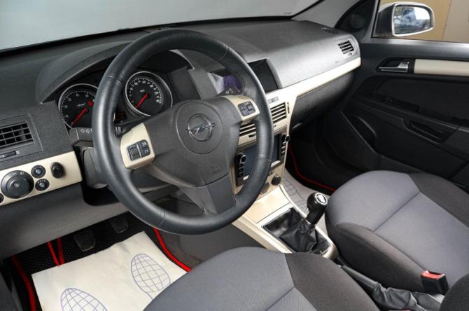 Opel Astra H Рестайлинг с пробегом 2008 года, цена 489 000 рублей, 201800 км, седан, Автокод Объявления