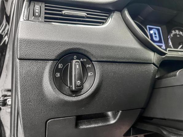 Skoda Octavia III (A7) Рестайлинг с пробегом 2019 года, цена 1 489 000 рублей, 121011 км, лифтбек, Автокод Объявления