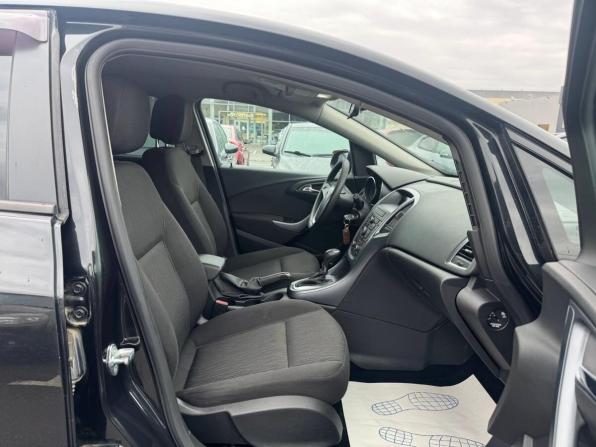 Opel Astra J Рестайлинг с пробегом 2013 года, цена 683 200 рублей, 188457 км, хэтчбек, Автокод Объявления