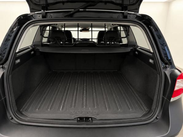 Volvo XC70 II Рестайлинг с пробегом 2013 года, цена 1 790 000 рублей, 267895 км, универсал, Автокод Объявления