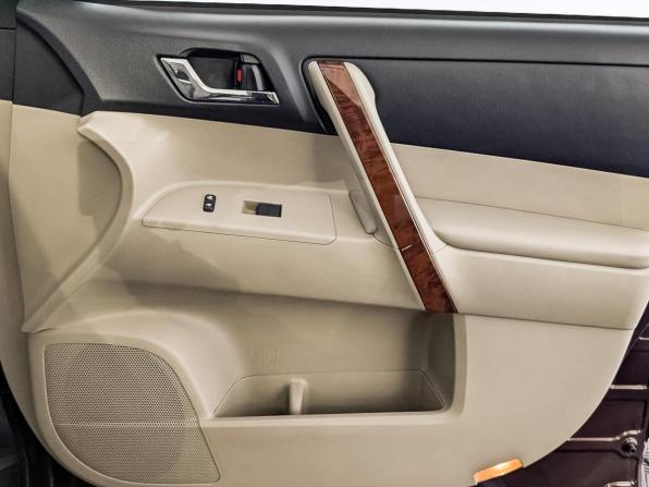 Toyota Highlander II (XU40) Рестайлинг с пробегом 2013 года, цена 1 995 000 рублей, 231320 км, внедорожник, Автокод Объявления
