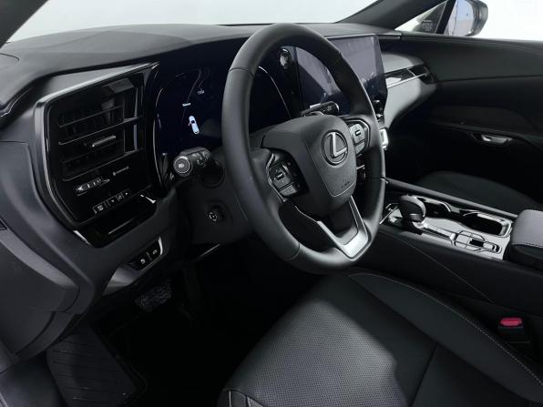 Lexus RX V с пробегом 2025 года, цена 7 890 000 рублей, 20 км, внедорожник, Автокод Объявления