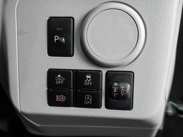 Daihatsu Mira e:S II с пробегом 2021 года, цена 999 000 рублей, 56653 км, хэтчбек, Автокод Объявления
