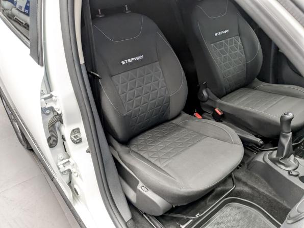 Renault Sandero II Рестайлинг с пробегом 2018 года, цена 975 000 рублей, 130038 км, хэтчбек, Автокод Объявления