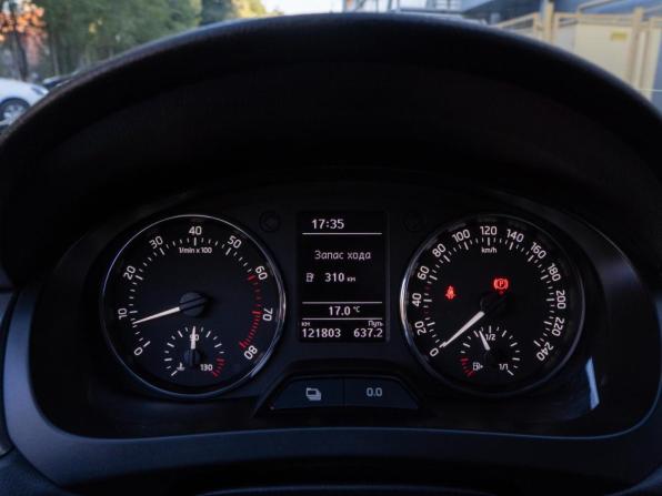 Skoda Rapid I с пробегом 2014 года, цена 1 020 000 рублей, 121803 км, лифтбек, Автокод Объявления