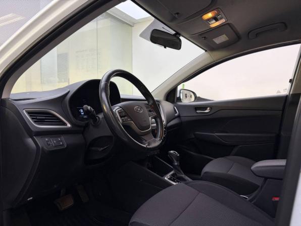 Hyundai Solaris II с пробегом 2018 года, цена 1 299 000 рублей, 164836 км, седан, Автокод Объявления