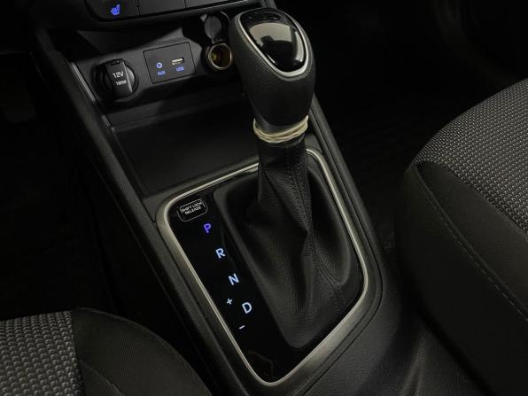 Hyundai Solaris II с пробегом 2018 года, цена 1 370 000 рублей, 71754 км, седан, Автокод Объявления