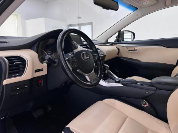 Lexus NX I с пробегом 2015 года, цена 2 550 000 рублей, 175374 км, внедорожник, Автокод Объявления