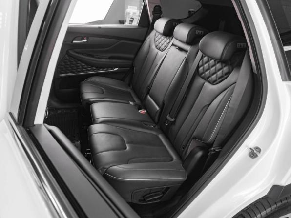 Hyundai Santa Fe IV Рестайлинг с пробегом 2023 года, цена 4 240 000 рублей, 64804 км, внедорожник, Автокод Объявления