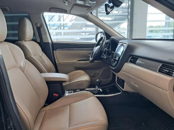 Mitsubishi Outlander III Рестайлинг 3 с пробегом 2019 года, цена 2 435 000 рублей, 99494 км, внедорожник, Автокод Объявления