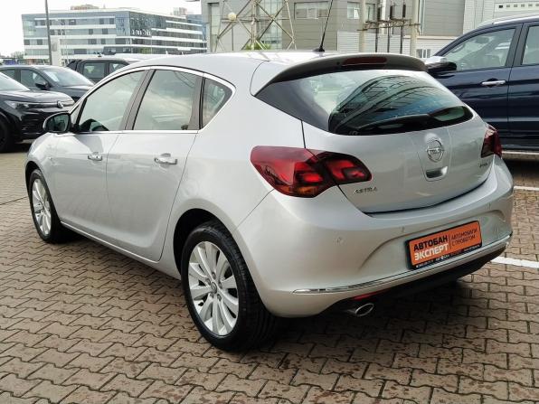 Opel Astra J Рестайлинг с пробегом 2012 года, цена 780 000 рублей, 123000 км, хэтчбек, Автокод Объявления