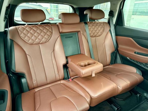 Hyundai Santa Fe IV Рестайлинг с пробегом 2022 года, цена 3 995 000 рублей, 33677 км, внедорожник, Автокод Объявления
