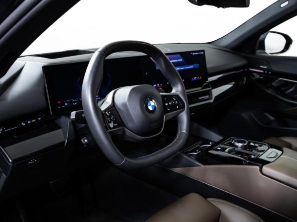 BMW 5 серии VIII (G60/G61/G68) с пробегом 2023 года, цена 6 316 000 рублей, 45660 км, седан, Автокод Объявления
