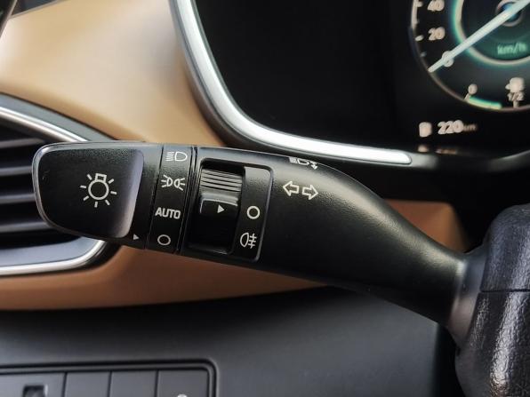 Hyundai Santa Fe IV Рестайлинг с пробегом 2021 года, цена 3 399 000 рублей, 99125 км, внедорожник, Автокод Объявления