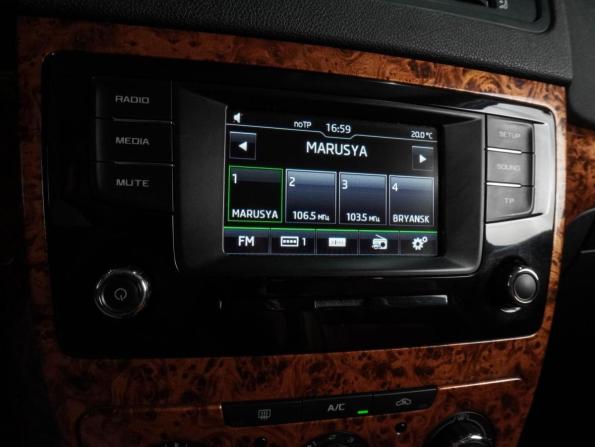 Skoda Yeti I Рестайлинг с пробегом 2015 года, цена 1 344 000 рублей, 142160 км, внедорожник, Автокод Объявления