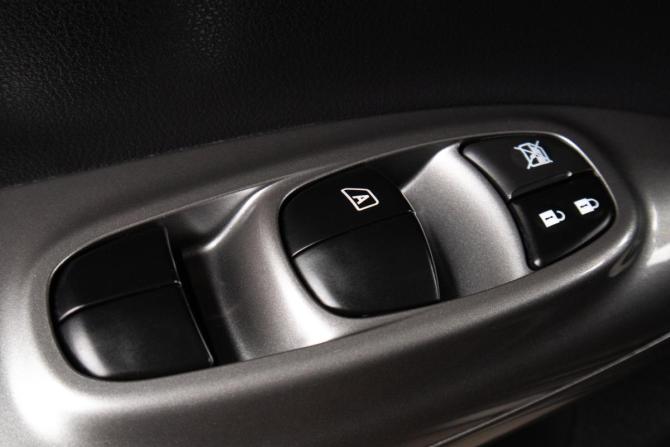Nissan Juke I с пробегом 2013 года, цена 1 079 000 рублей, 151000 км, внедорожник, Автокод Объявления