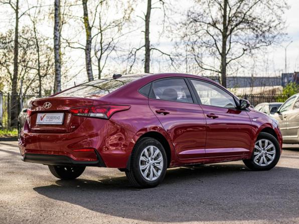 Hyundai Solaris II с пробегом 2017 года, цена 1 260 000 рублей, 111223 км, седан, Автокод Объявления