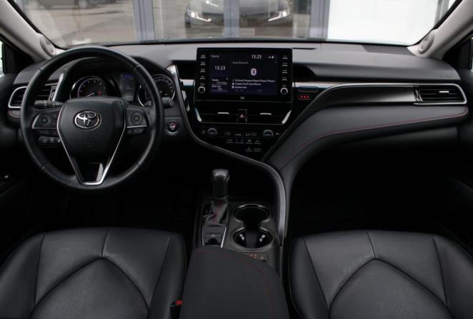 Toyota Camry VIII (XV70) Рестайлинг с пробегом 2021 года, цена 4 095 000 рублей, 35198 км, седан, Автокод Объявления
