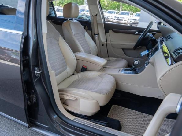 Volkswagen Passat B7 с пробегом 2012 года, цена 950 000 рублей, 282585 км, седан, Автокод Объявления