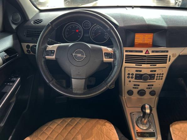 Opel Astra H Рестайлинг с пробегом 2008 года, цена 575 000 рублей, 230000 км, седан, Автокод Объявления