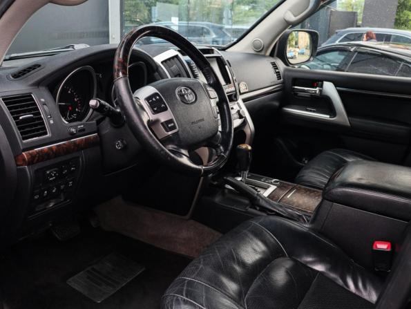 Toyota Land Cruiser 200 Series Рестайлинг 1 с пробегом 2012 года, цена 2 700 000 рублей, 332223 км, внедорожник, Автокод Объявления