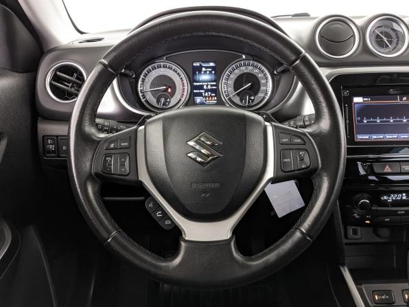 Suzuki Vitara II Рестайлинг с пробегом 2019 года, цена 1 900 000 рублей, 101650 км, внедорожник, Автокод Объявления