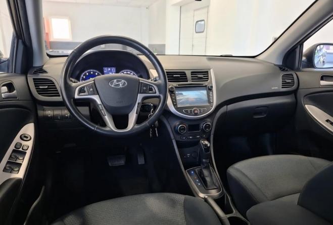 Hyundai Solaris I Рестайлинг с пробегом 2015 года, цена 1 299 000 рублей, 63000 км, хэтчбек, Автокод Объявления