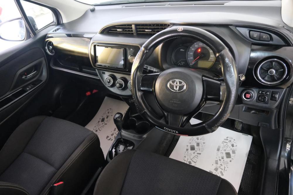 Toyota Vitz III (XP130) Рестайлинг 2 Омск  - изображение 10
