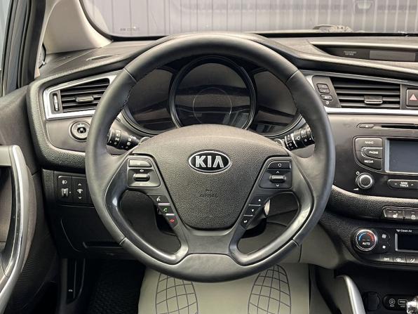 Kia Ceed II Рестайлинг с пробегом 2017 года, цена 1 197 000 рублей, 126925 км, хэтчбек, Автокод Объявления