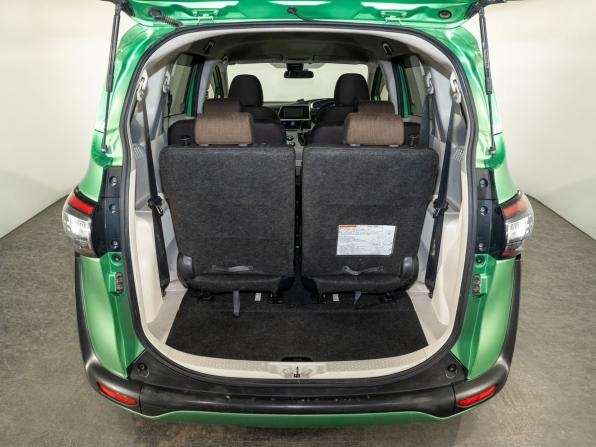 Toyota Sienta II с пробегом 2015 года, цена 1 250 000 рублей, 135008 км, компактвэн, Автокод Объявления