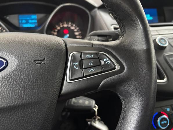 Ford Focus III Рестайлинг с пробегом 2018 года, цена 1 215 000 рублей, 228137 км, хэтчбек, Автокод Объявления
