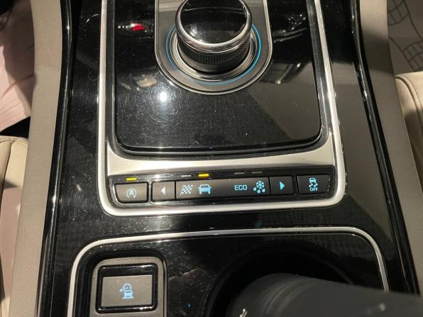 Jaguar XE I с пробегом 2016 года, цена 2 050 000 рублей, 124000 км, седан, Автокод Объявления