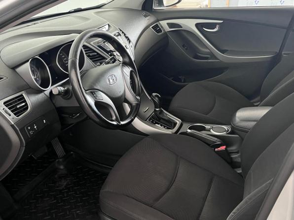 Hyundai Elantra V (MD) Рестайлинг с пробегом 2015 года, цена 1 300 000 рублей, 167262 км, седан, Автокод Объявления