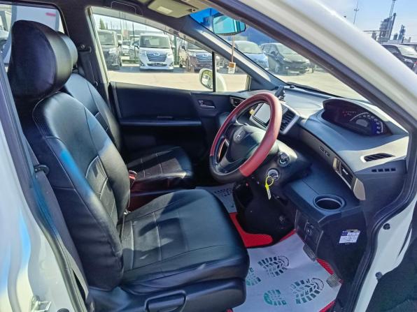 Honda Freed I с пробегом 2010 года, цена 997 000 рублей, 142477 км, компактвэн, Автокод Объявления
