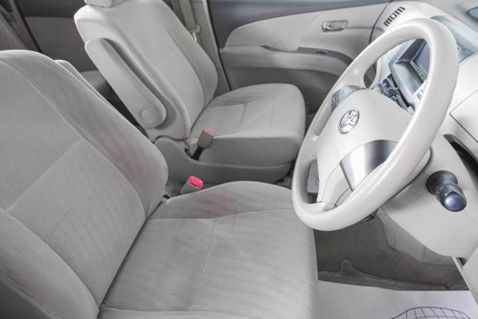 Toyota Estima III Рестайлинг с пробегом 2011 года, цена 659 000 рублей, 203467 км, минивэн, Автокод Объявления